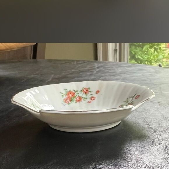 Watkins Japanese Shell Dish - Picture 2 of 6